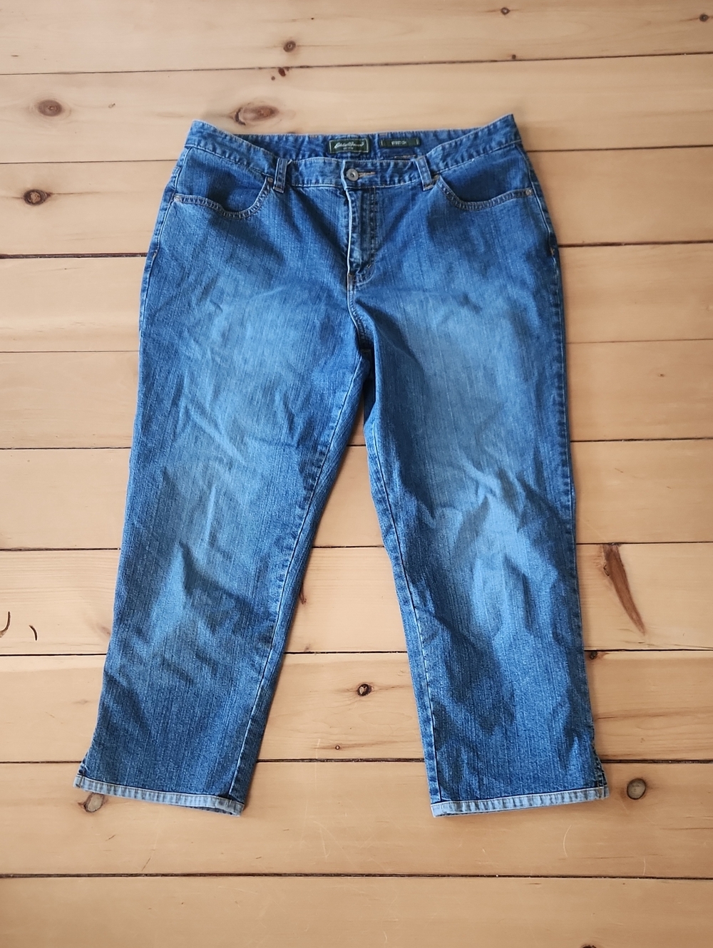 Classic Blue Women's Cropped Jeans - Relaxed